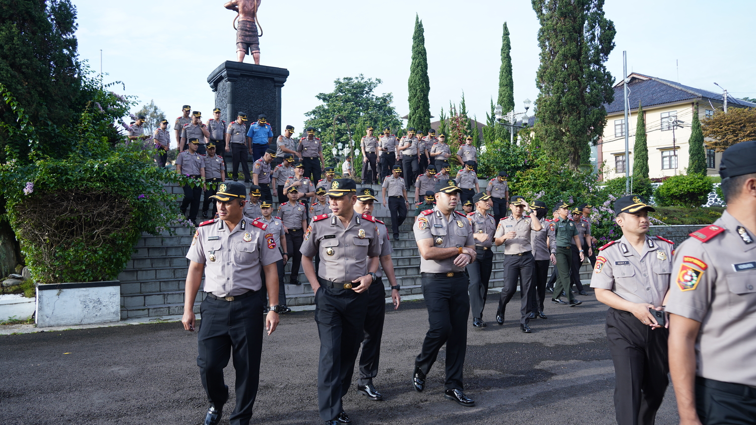 Simulasi Kepemimpinan