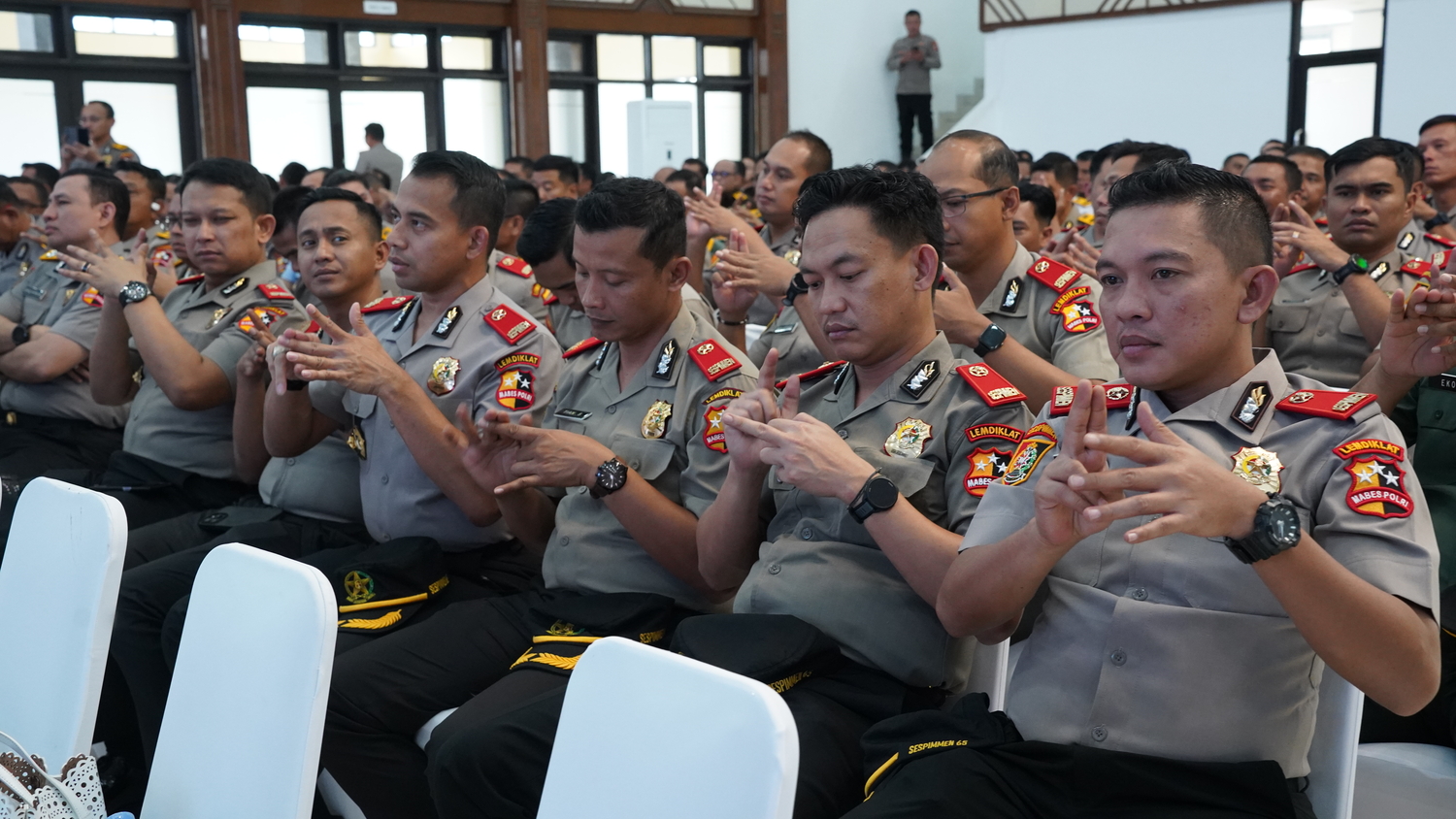 Simulasi Kepemimpinan