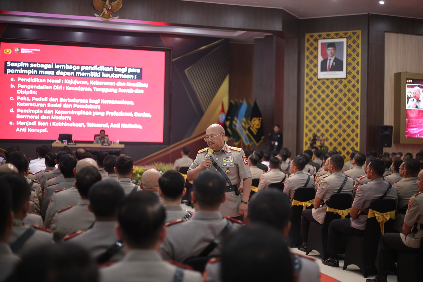 Simulasi Kepemimpinan